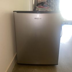 Whirlpool Mini Fridge Excellent Condition 