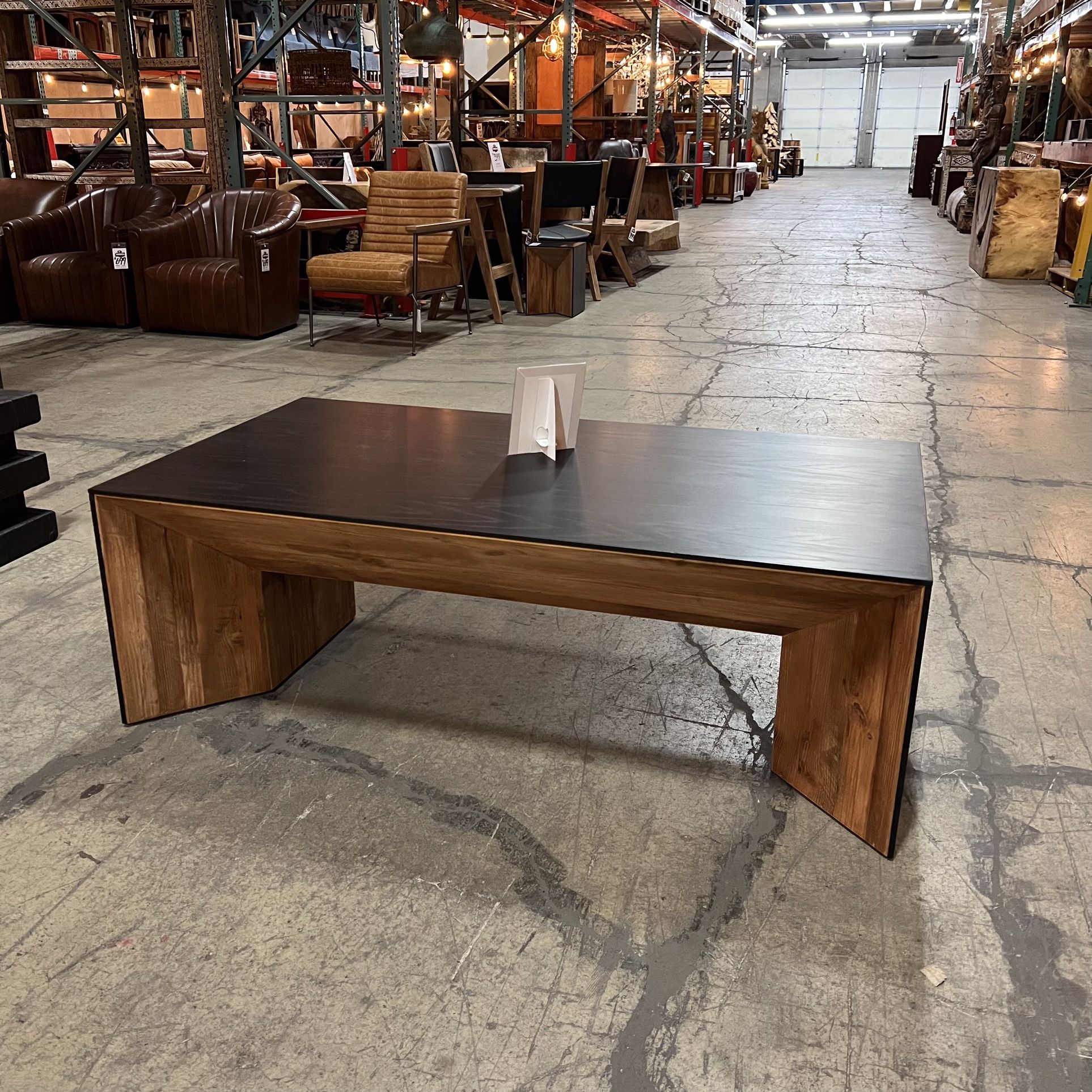 Black And Teak Coffee Table- Dandou