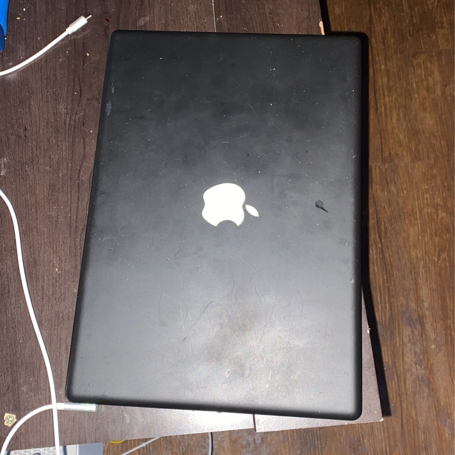 Apple MacBook