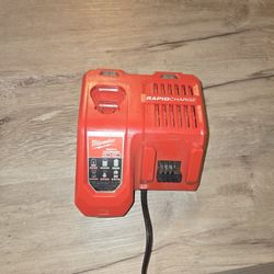 Milwaukee Rapid Battery Charger 