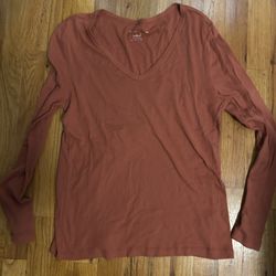 Women's size large rust colored top 