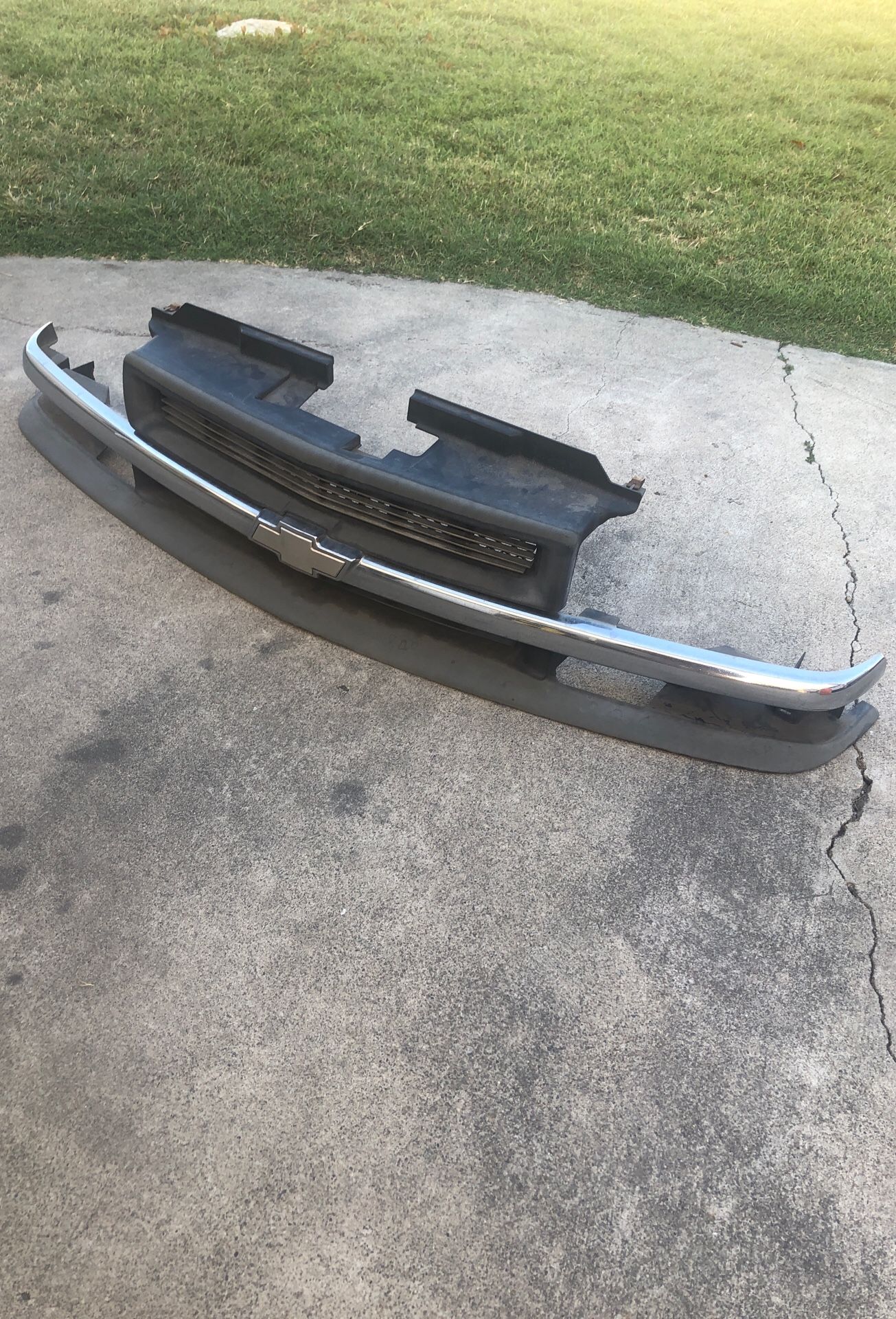 I am selling front grill from my 2001 Chevy S 10 pick up truck in real good condition for($55)