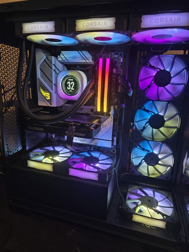 Premium Corsair Themed AMD Ryzen 7800x3D Gaming Desktop