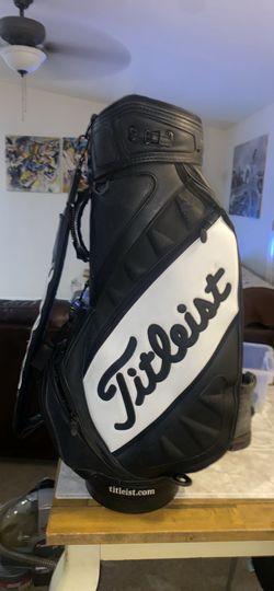 Titlleist Mid Size Tour Golf Bag