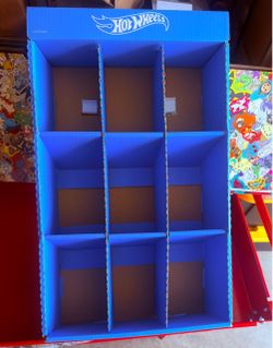Hot wheels hangable display with clips $15