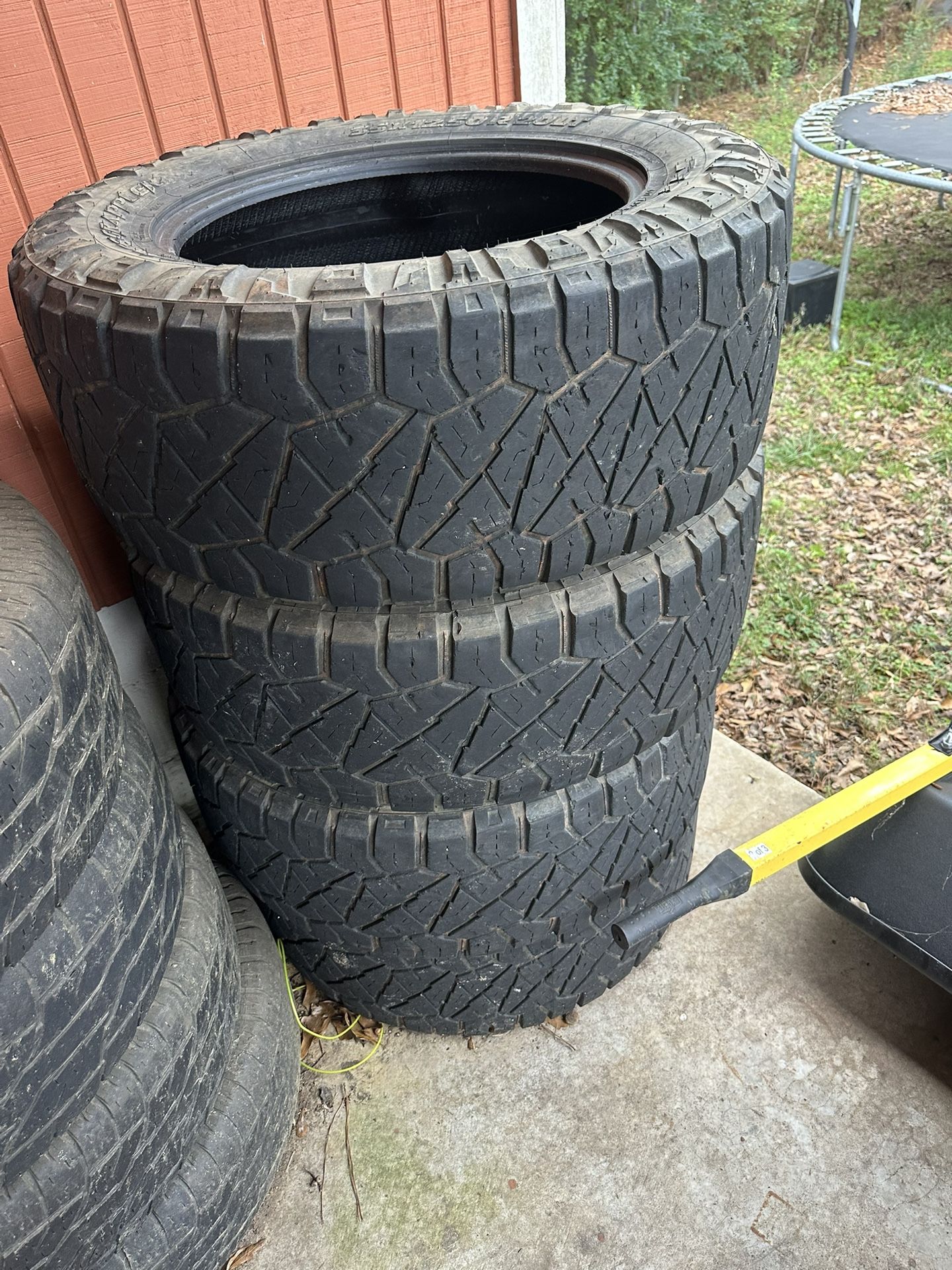 35x12.50 20 Tires