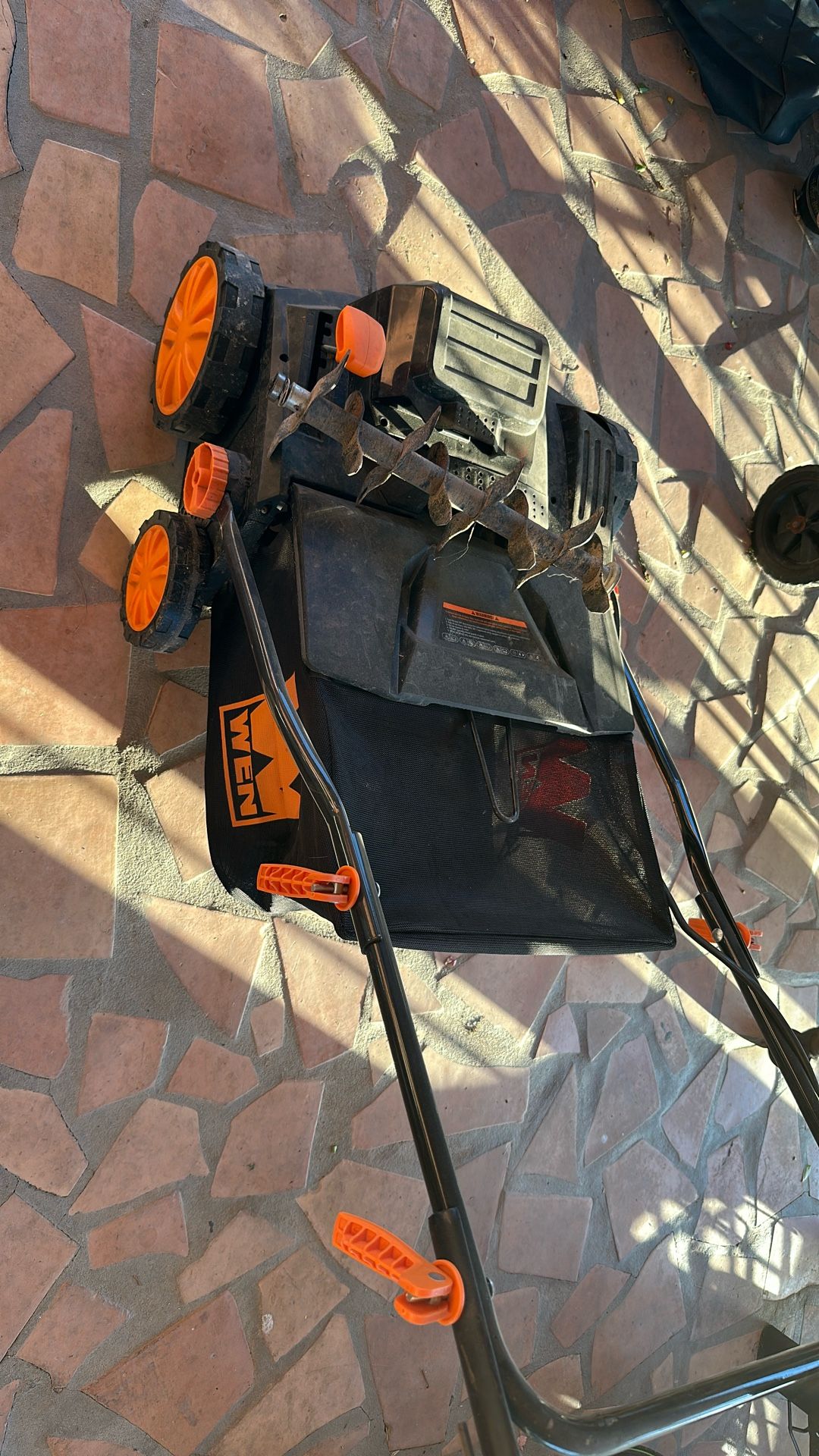 Wen Scarifier & Dethatcher with 2 20v Rechargeable Batteries