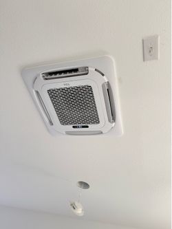 Mini split AUX 12,000 BTU