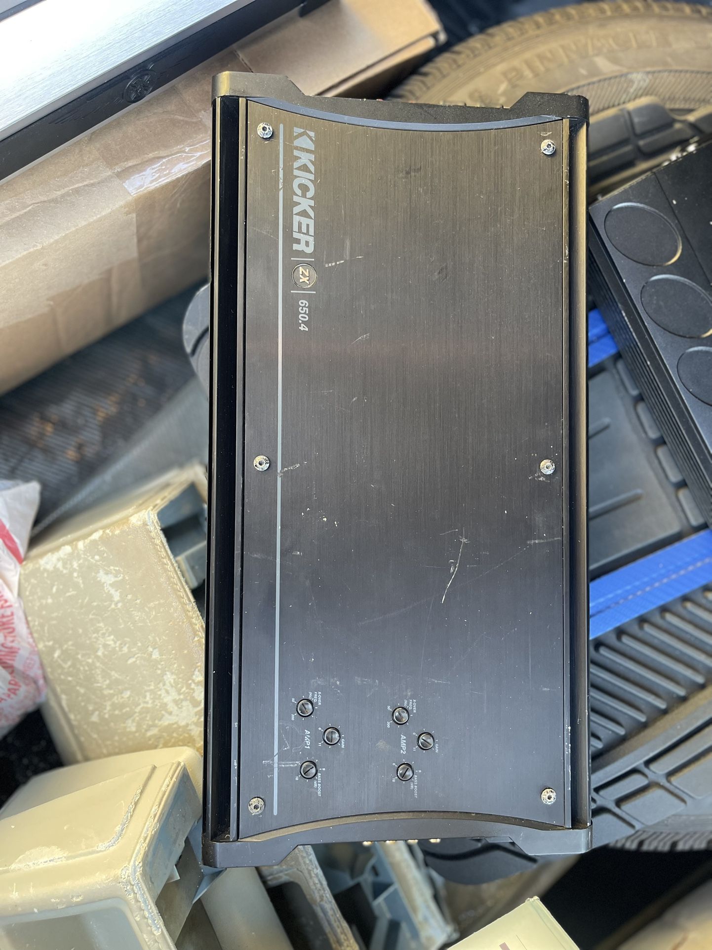 Kicker ZX650 Amp