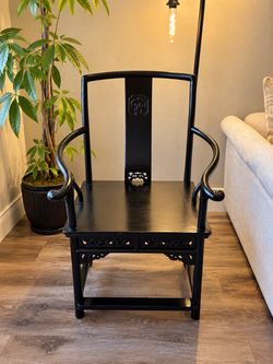 Chinese Black Lacquer Guanmaoyi Chair