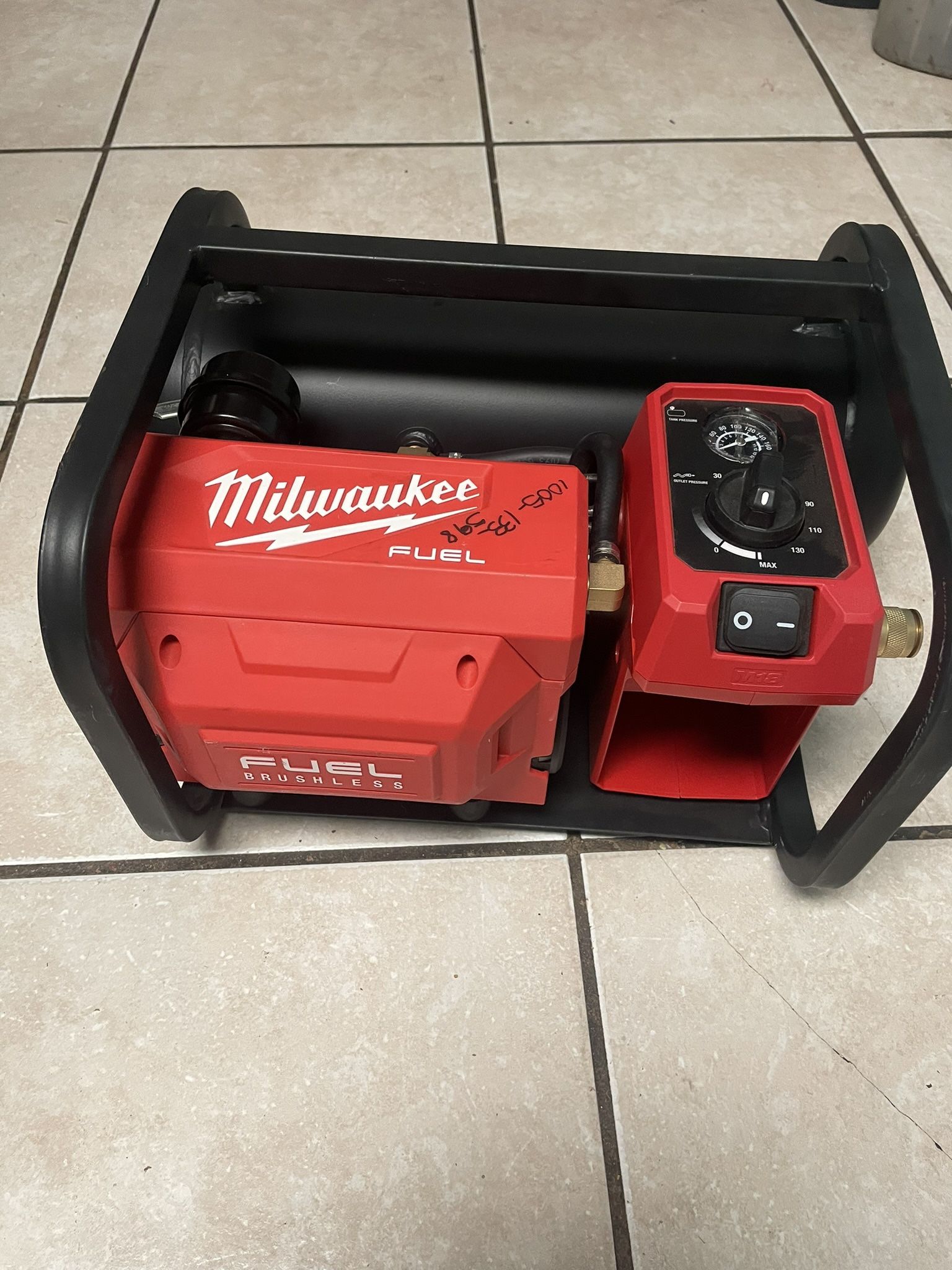 Milwaukee M18 FUEL 18-Volt Lithium-Ion Brushless Cordless 2 Gal. Electric Compact Quiet Compressor (Tool-Only)
