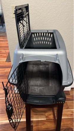 Dog crate / dog carry on!