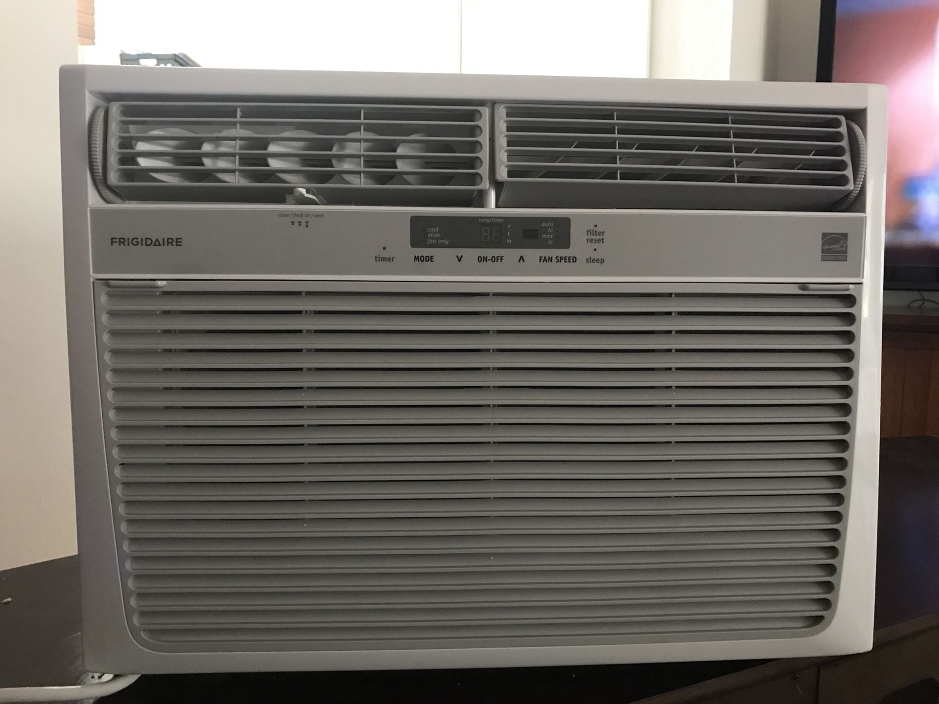 Frigidaire Air Conditioning Wall Unit. Barely Used. 15000 BTU. Model # FFRE15L3S1