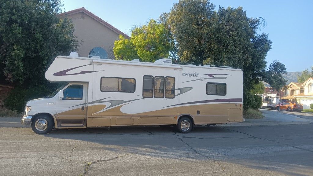 2006 Ford  450 10 Cilindros  