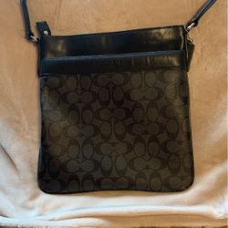 Authentic Coach F54781 PVC Leather Shoulder Bag