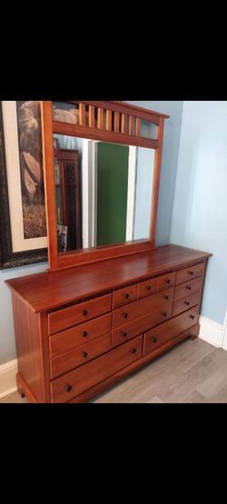 Nice dresser with mirror cash only