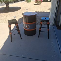 Drum Table And 2 Bar Stools Great For Man Cave
