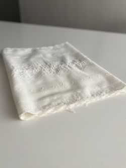 Vintage White Eyelet Embroidered Table Runner / Dresser Scarf (40” x 13”)