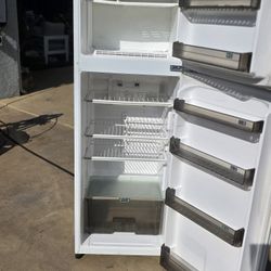 Small Refrigerator/Freezer 