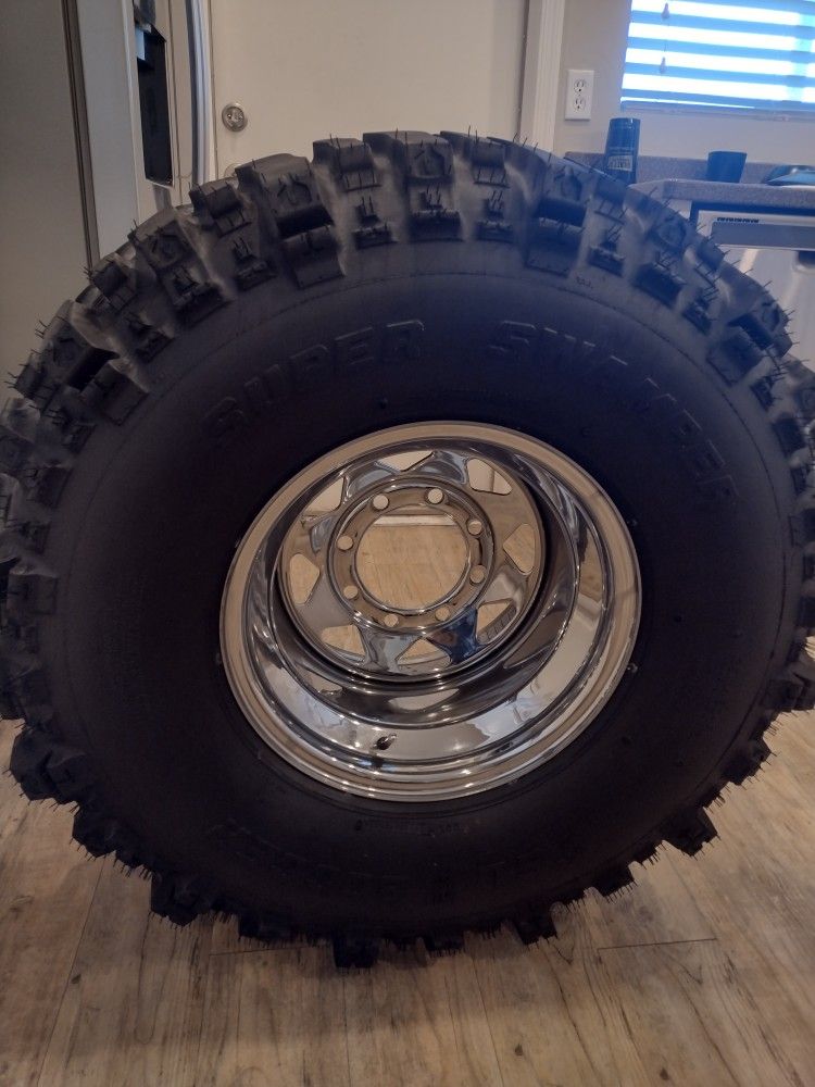 Super Swamper Boggers 35 inch 8 Lug