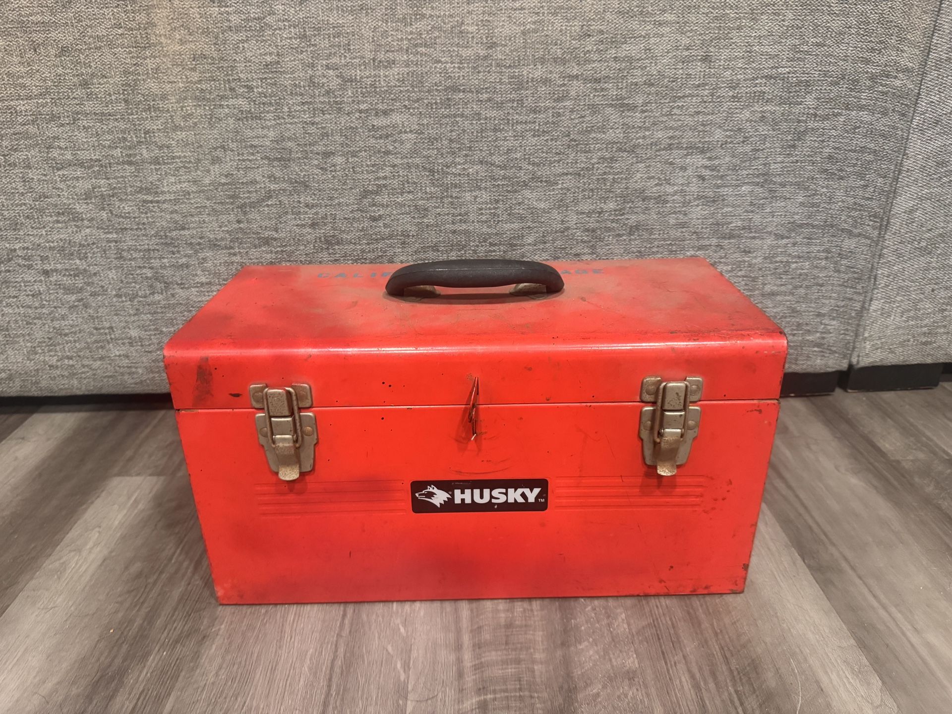 Vintage Husky Tool Box Chest Red Made In Canada 18” X 9.5” X 8.5” With Tray