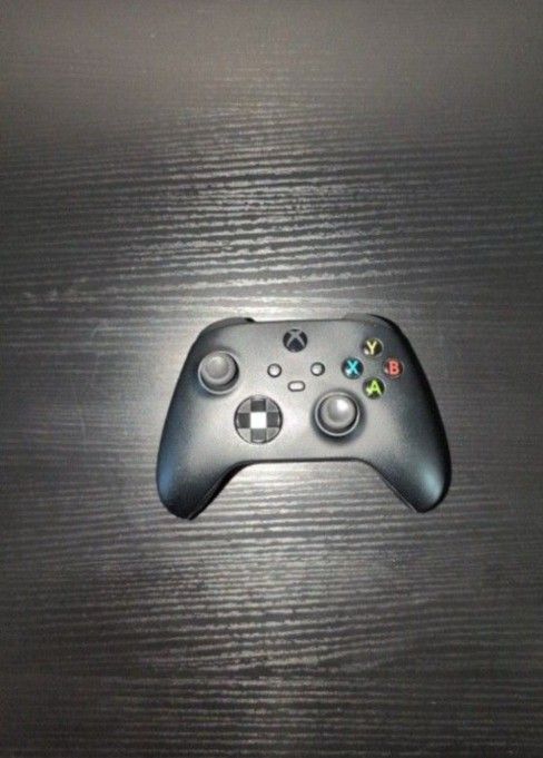 Xbox Series X|S Wireless Controller (Black) + FREE Laptop Cooling Pad