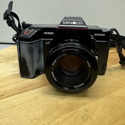 Minolta Maxxum 5000 AF 35mm SLR Film Camera + Minolta 50mm Lens TESTED 
