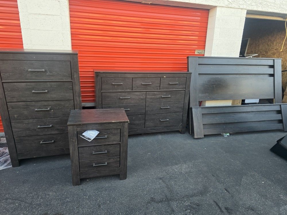 Ashley Furniture Grey Wood Bedroom Set