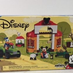 LEGO DISNEY NIB Mickey Mouse  & Donald Ducks Farm 118 pieces 