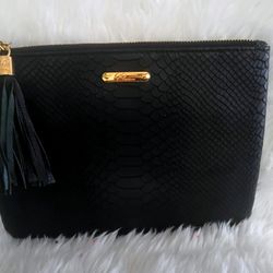 Gigi Clutch 