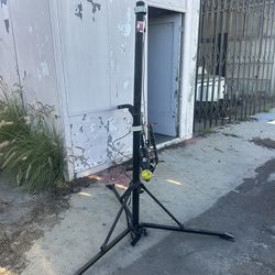 Hit-a-away batting trainer