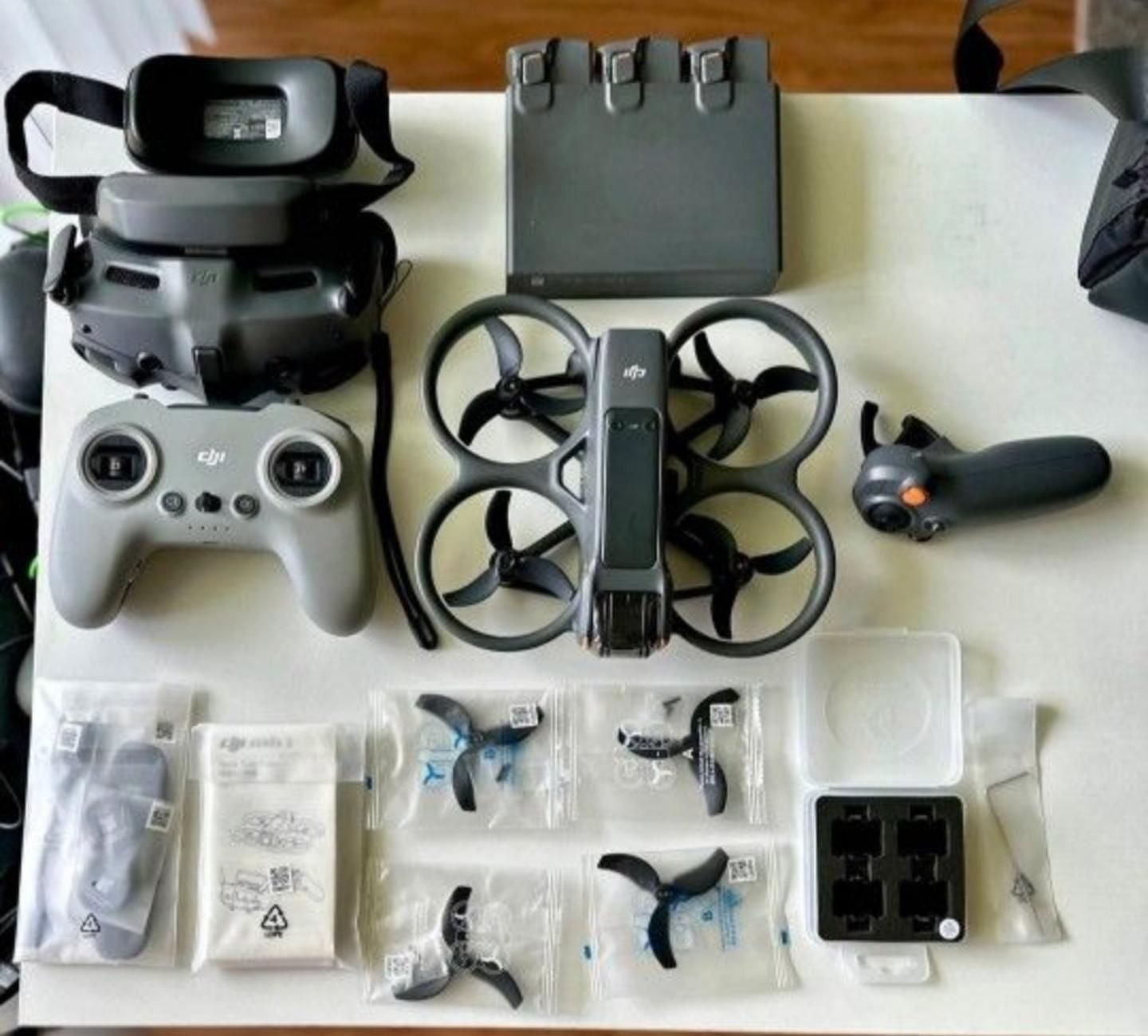 Dji Avata 2 Set FPV Controller 3 & Motion 3 & Goggles 3 With Extras & Accessories
