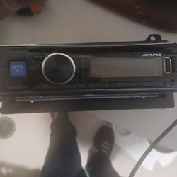 Alpine Car Stereo CDE-143BT