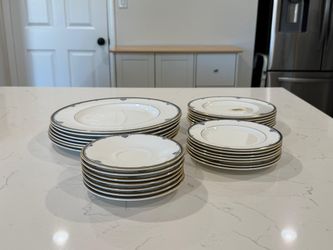 Royal Doulton Princeton 28 Pc Plate Set Service for 7 Fine Bone China MINT