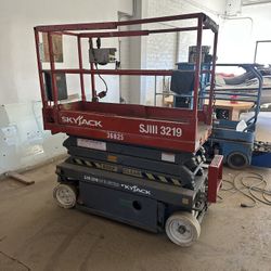 Scissor Lift 
