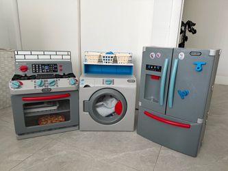 Kids (kitchen, fridge and washer)