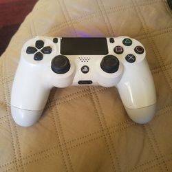 PS4 controller 