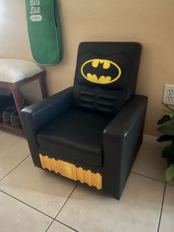 Delta Children Batman High Back Upholstered Chair!