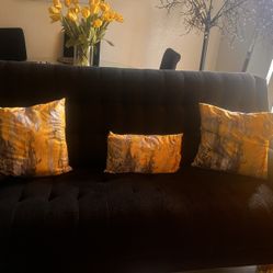 Black Couch W Accessories 