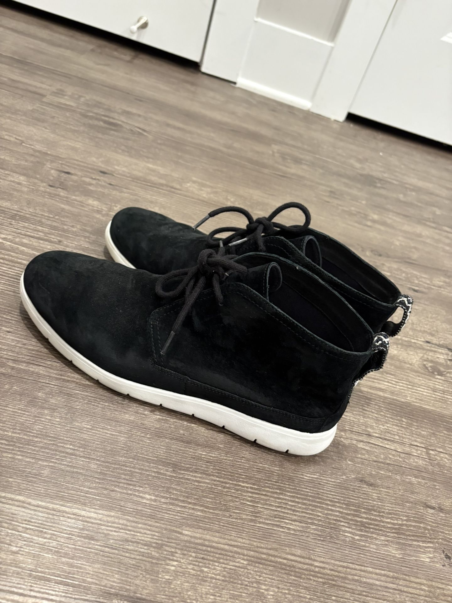 Men’s Ugg Suede Boots Size 13