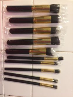 Makeup brushes