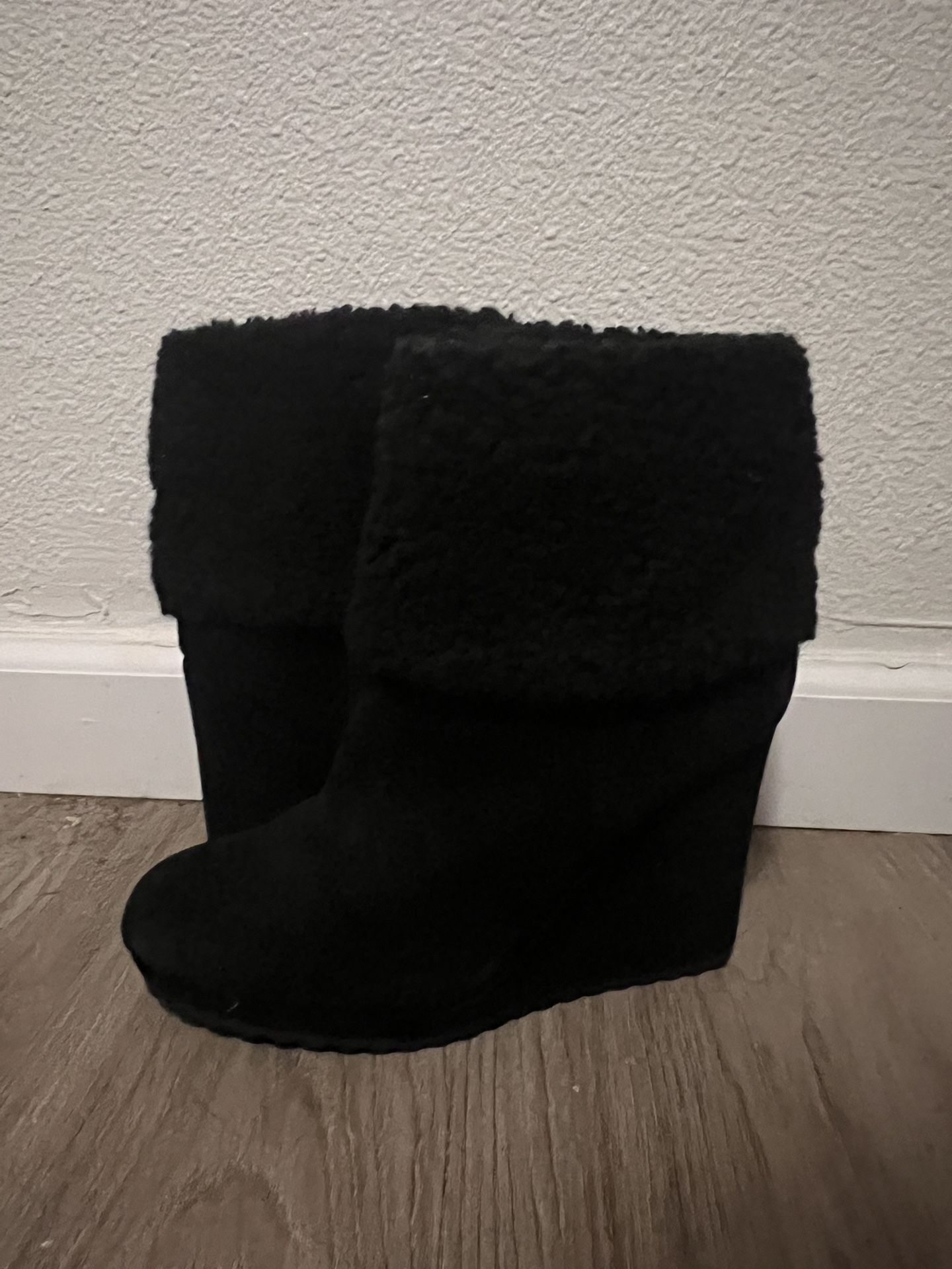 NEW Colombian Sherpa Boots Size Wm 8