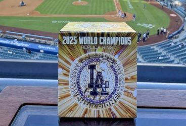 Max Muncy LA Dodgers 2025 World Series Championship Ring SGA 2026 NIB