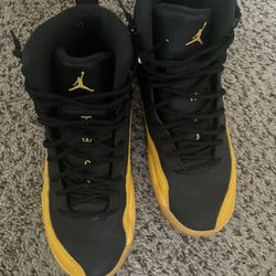 Jordan 12 University Gold Size 7Y 