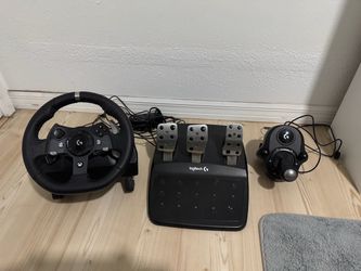 Logitech G920 Racing Wheel Xbox with Pedals and Shifter