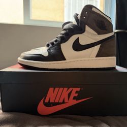 Size 3.5Y- Jordan 1 Retro OG High Dark Mocha