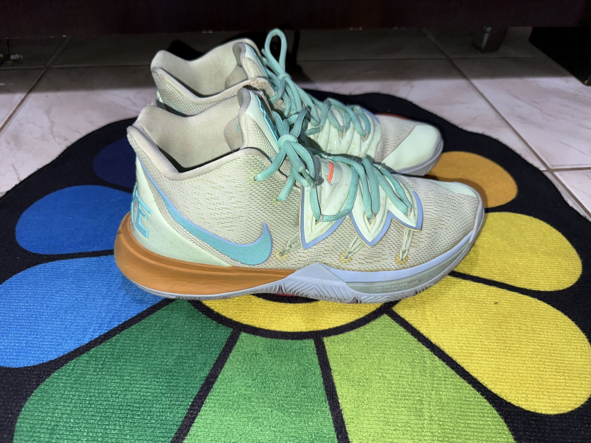 Kyrie 5 Squidward Size 9