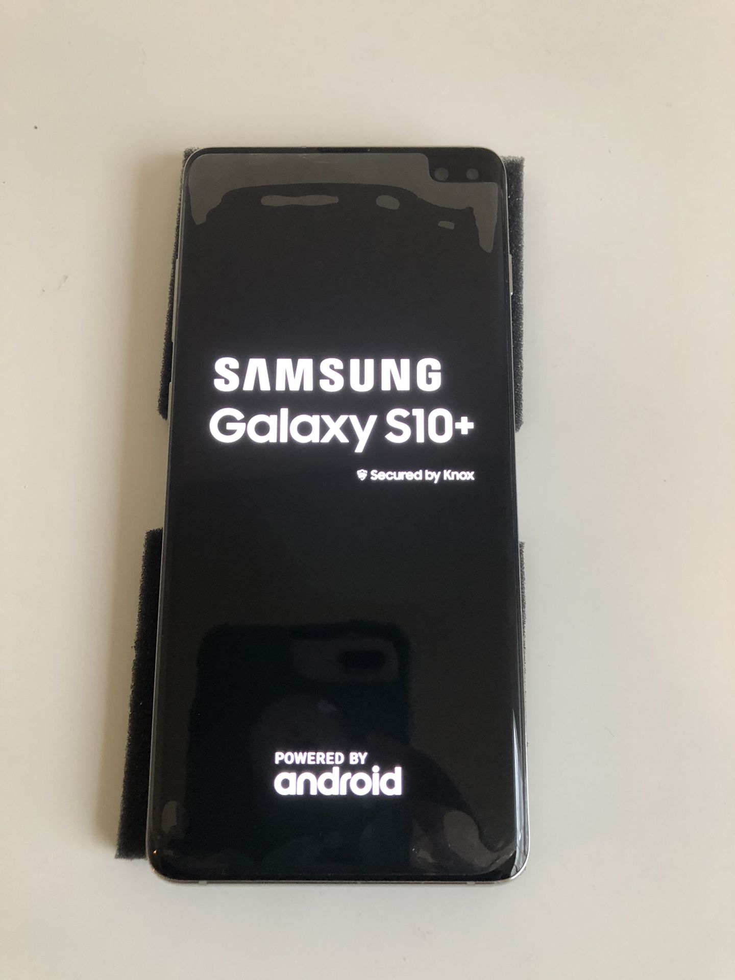 Samsung Galaxy S10+ plus AT&T White Color UNLOCKED