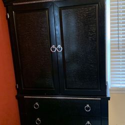 Ashley Black 5 Piece Dresser Set  Including Armoire, Dresser with Mirror and Two Night Stands