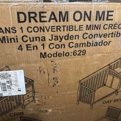 Baby Crib/ Playpen Bundle 